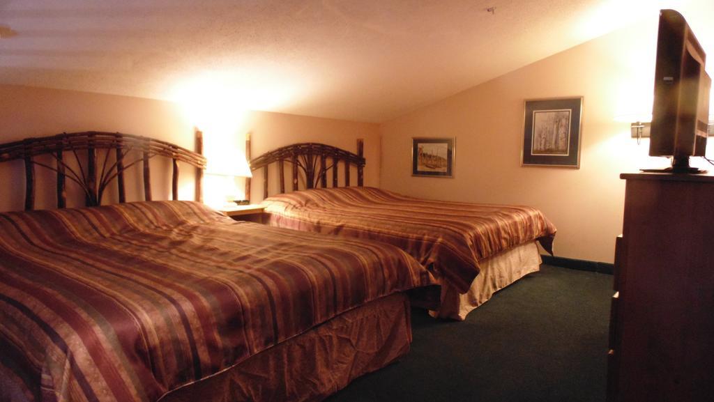 Heffley Boutique Inn Sun Peaks Room photo